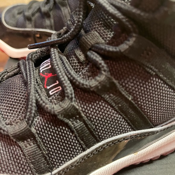 Jordan Retro 11 (ps) size 3y - Picture 5 of 7